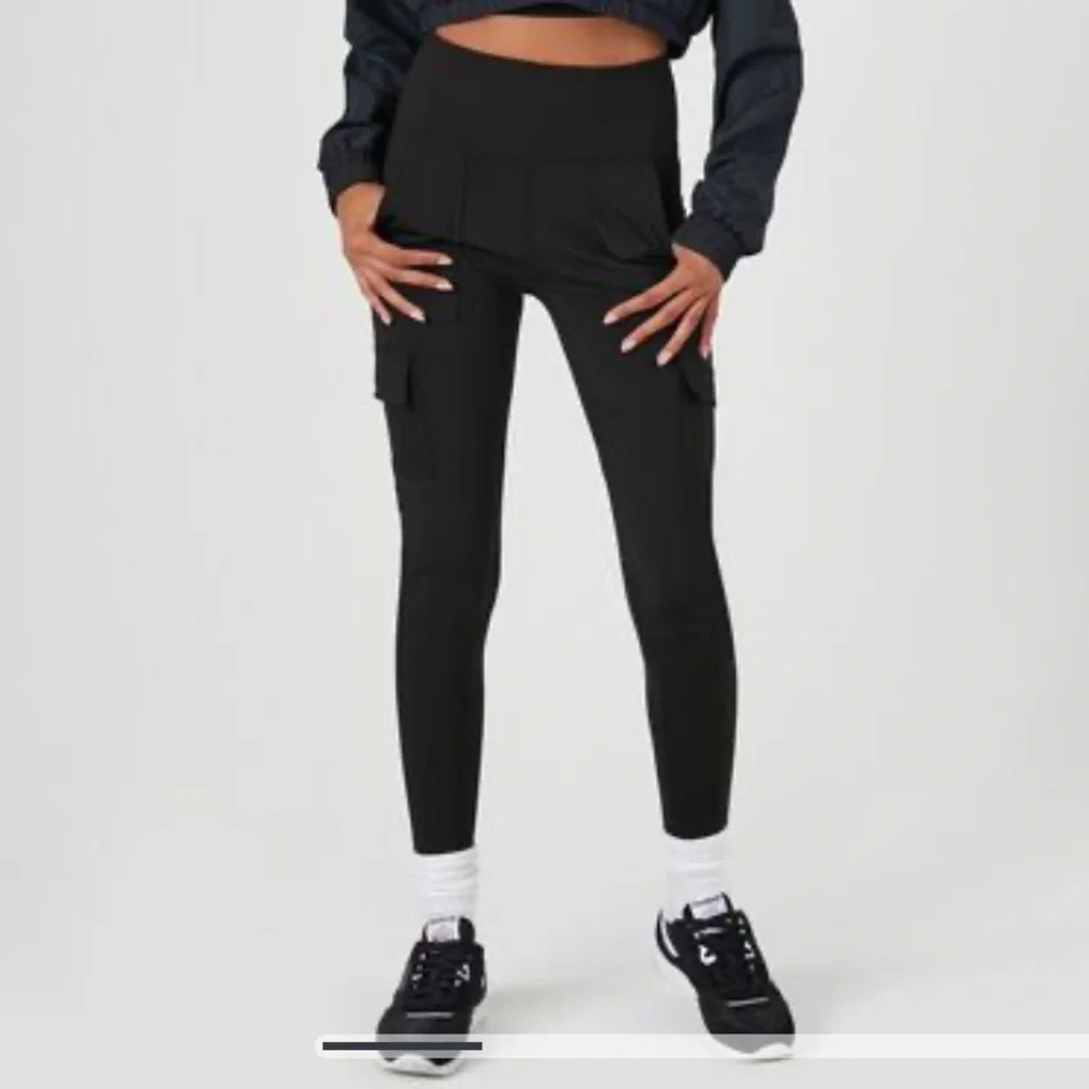 NWOT High Waist Cargo Leggings - Picture 2 of 6